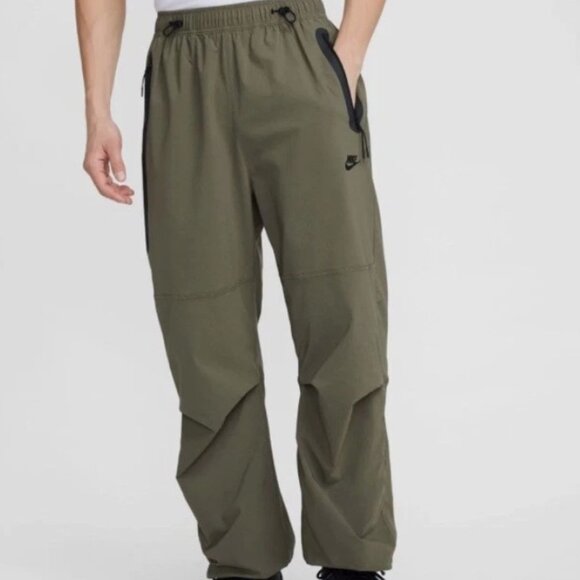 Nike Sportswear Tech Woven Oversized Pants Green Men’s MediumHM7158-320